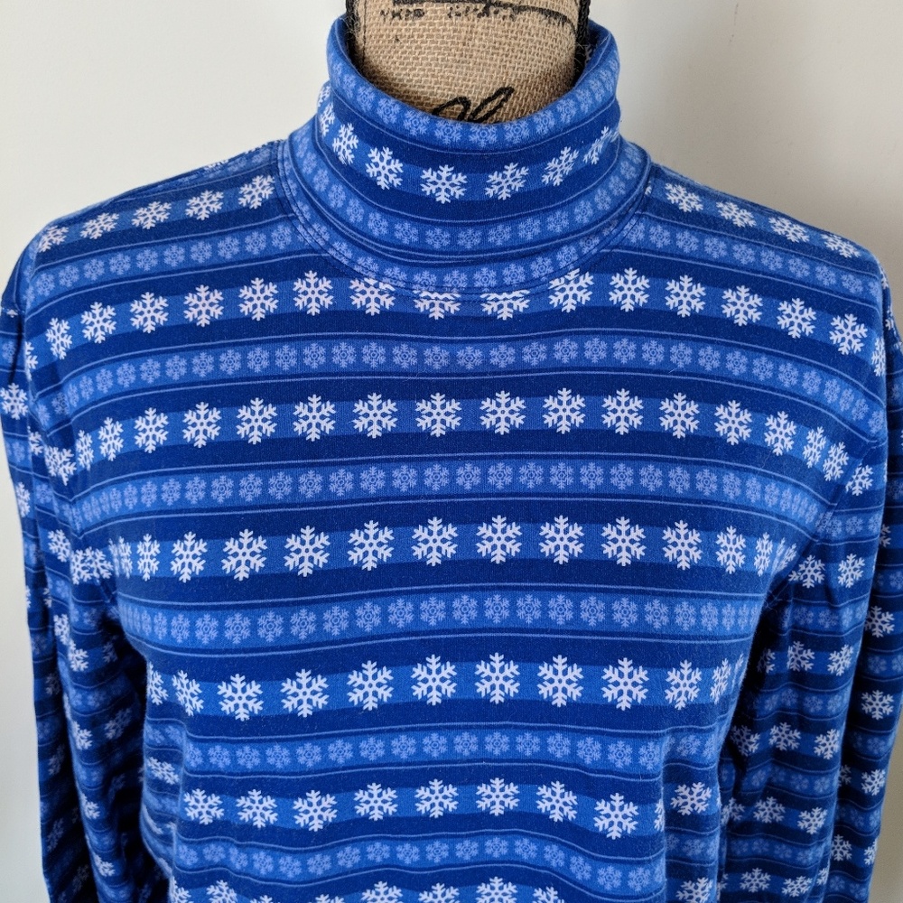 Talbot's Turtleneck top blue & snowflakes large